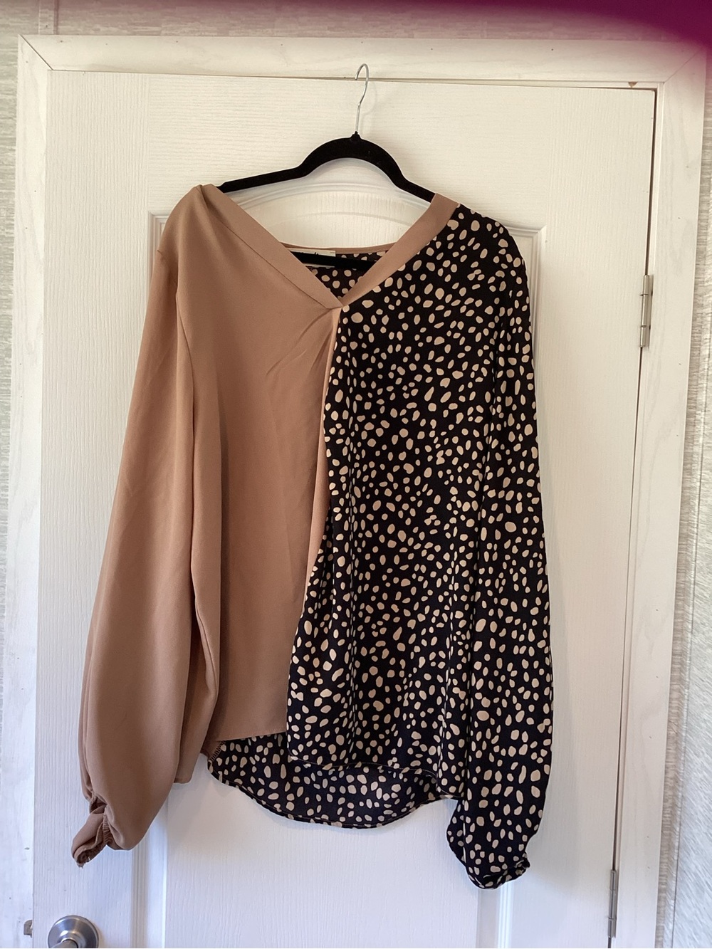 Haptics Two-Tone Spot Blouse in Tan and Black 2XL EUC